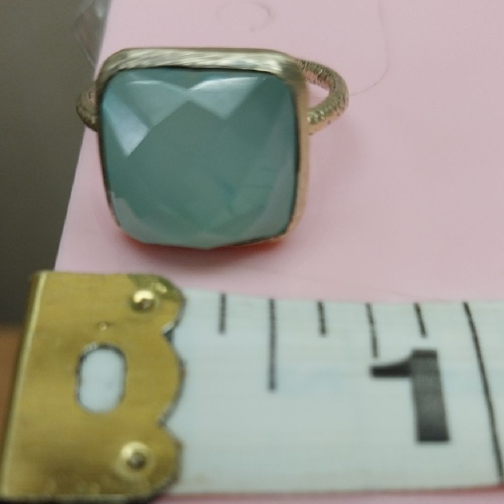 Elegant VINTAGE  Aqua  STERLING SILVER Ring with Green GEMSTONE.  SIZE 6.5